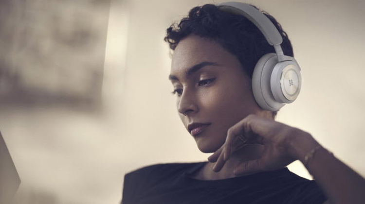 Bang & Olufsen ขอแนะนำ Beoplay HX หูฟังที่ให้เสียงทรงพลังและให้เสียงสมจริง